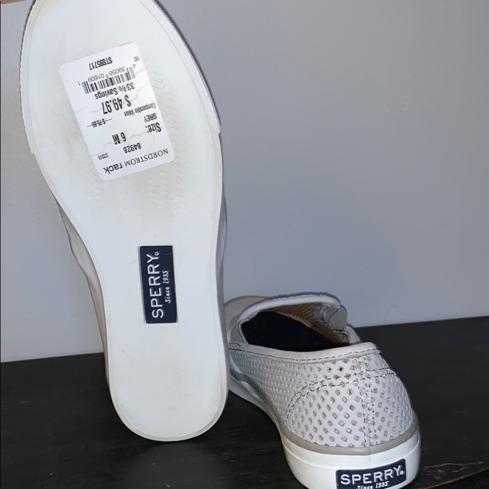 Shoes - Picture 4 of 4